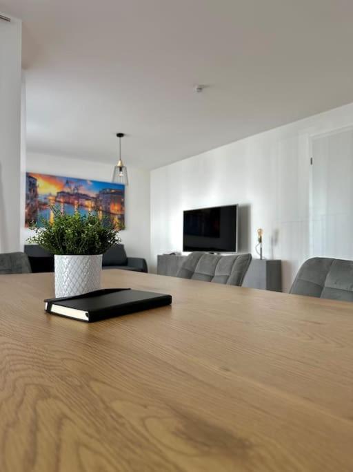 Amao-pearl I Comfort I 94qm I Kingsize-bett I Exklusiv Mit Balkon & Tiefgarage I Aufzug *