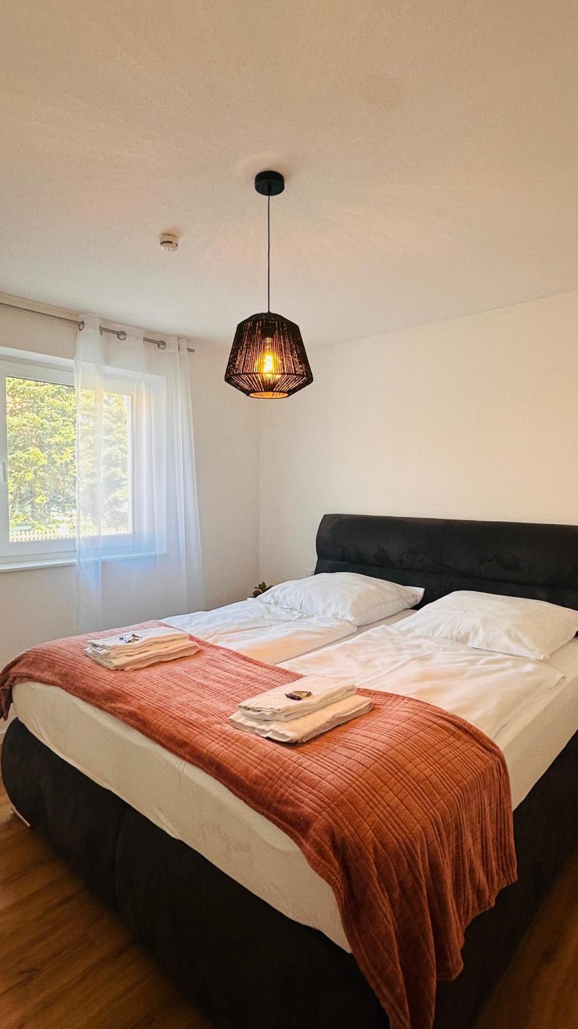 Amao-pearl I Comfort I 94qm I Kingsize-bett I Exklusiv Mit Balkon & Tiefgarage I Aufzug Apartment Offenburg