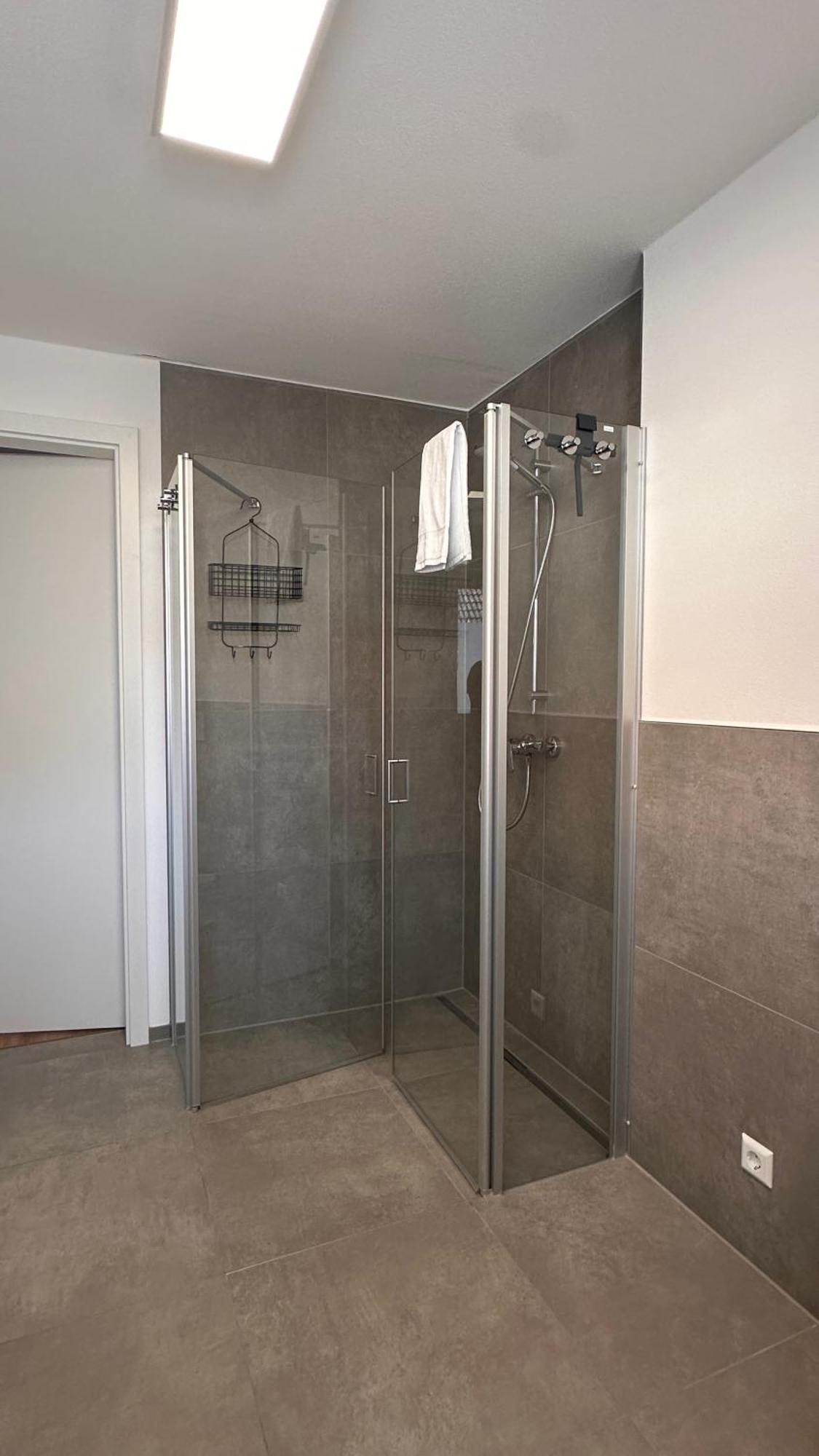 Amao-pearl I Comfort I 94qm I Kingsize-bett I Exklusiv Mit Balkon & Tiefgarage I Aufzug